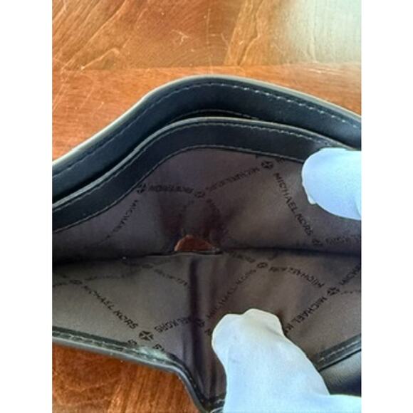 Retail $158 Michael Kors Black Leather BiFold Wallet*New with tags - Picture 6 of 9